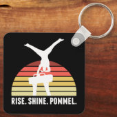 Grappig Mannen gymnastiek eet slaappommel Sleutelhanger (Achterkant)