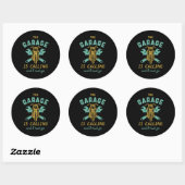 Grappig motorfietsmechanisme dat de garage noemt ronde sticker (Vel)