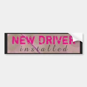 Grappig nieuw stuurprogramma geïnstalleerd roze z bumpersticker