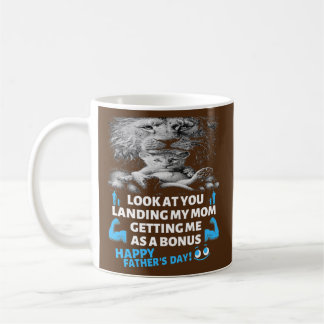 Grappig pap, kijk naar je landt mijn moeder die me koffiemok