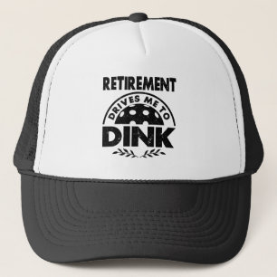 Grappig Pickleball pensioen drijft me naar Dink Gi Trucker Pet