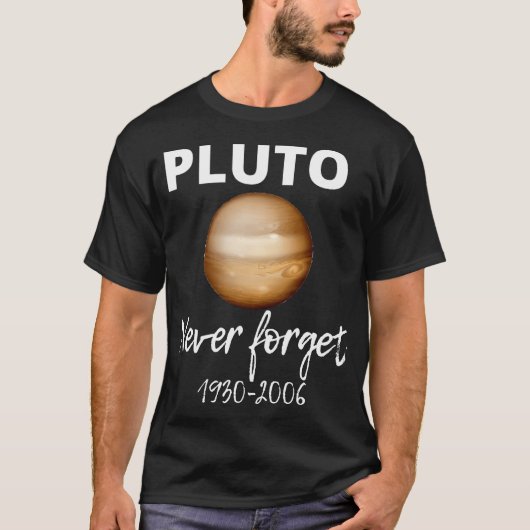Grappig Pluto Nooit Vergeten 1930-2006 Grappig Cad T-shirt (Voorkant)