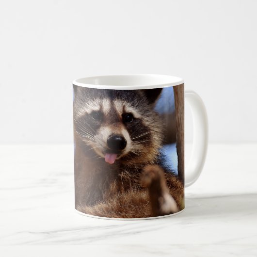 Grappig Raccoon die het uittikt is Tongue Koffiemok (Voorkant rechts)