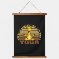 Grappig schattige giraffe die yoga doet.