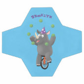 Grappig schattige neushoorns over eenwieler voetbal (Enkel)