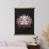 Grappig schattige olifant die yoga doet. Grappig y Hangend Wandkleed (Slaapkamer)