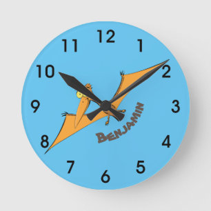 Grappig schattige oranje vliegende pterodactylcart ronde klok