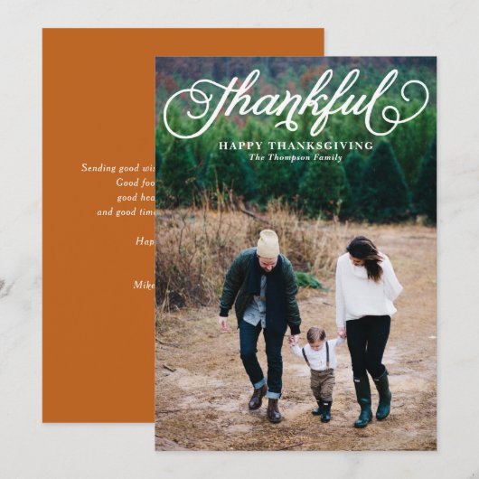 Grappig script Gelukkig Thanksgiving Foto Feestdagenkaart (Voorkant / Achterkant)