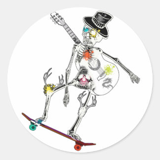 Grappig skelet op skateboard en gitaar ontwerp ronde sticker