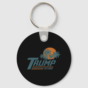 Grappig Trump Shirt Golf van Amerika EST 2025 ( 2 Sleutelhanger