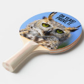 Grappig verraste mooie, mooie, gehoornde oep tafeltennisbatje (Voorkant Gekanteld)