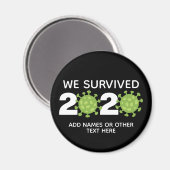 Grappig Virus - We overleefden 2020 met één foto Magneet (Voorkant / Achterkant)