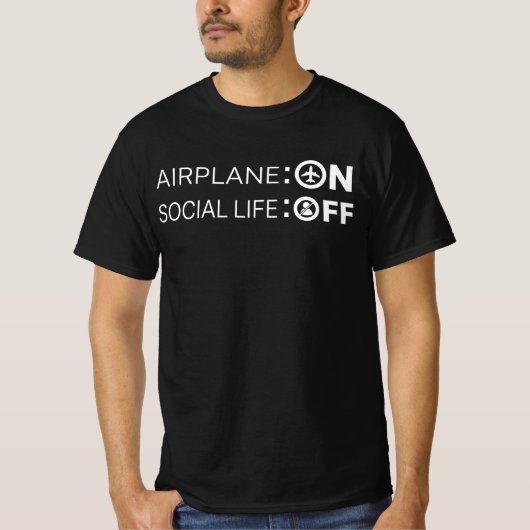 Grappig Vliegtuigstand AAN Sociaal Leven UIT T-shirt (Voorkant)