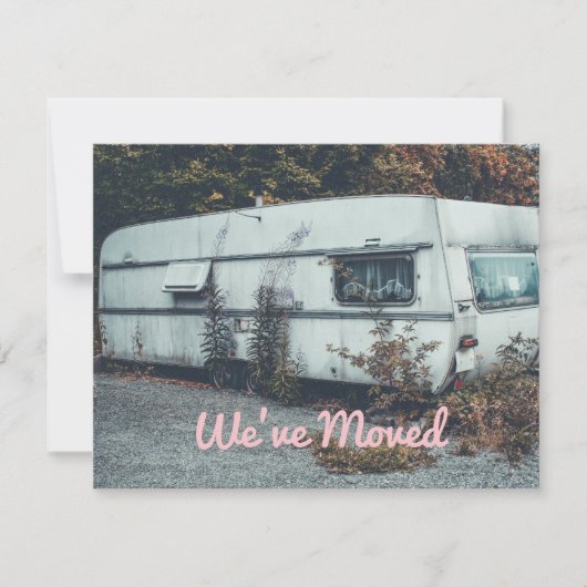 Grappig We Zijn Verhuisd Oude Witte Trailer Thuis Aankondiging (Voorkant)