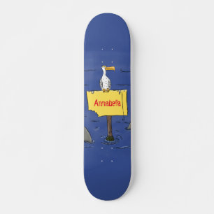 Grappig zee vogel omringd door cartoon van haaien skateboard