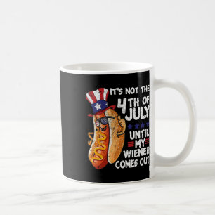 Grappige 4 juli Hot Dog Wiener komt uit BBQ Par Koffiemok