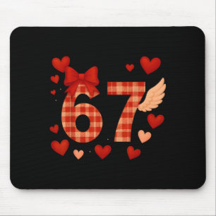 Grappige 67 geruite valentijnsdag zes zeven mannen muismat