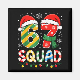 Grappige 67 Squad Candy Cane Santa Hoed Kerstmanne Magneet