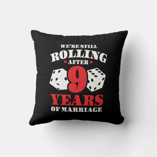 Grappige 9e verjaardag koppels die 9 jaar getrouwd kussen (Achterkant)
