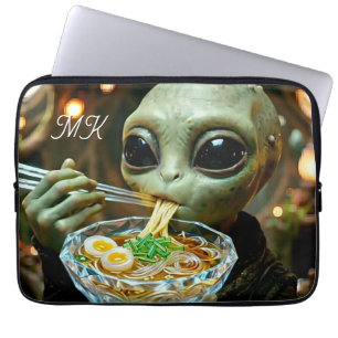 Grappige Alien die Ramen Noedels eet met Monogram Laptop Sleeve