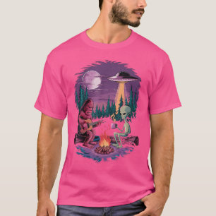 Grappige Alien en Bigfoot kampvuur maan UFO avontu T-shirt