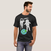 Grappige Astronaut Flat Earth T-shirt (Voorkant volledig)