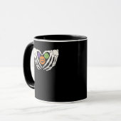 Grappige augurk Halloween Skelet Handen Hart Pompo Mok (Voorkant links)