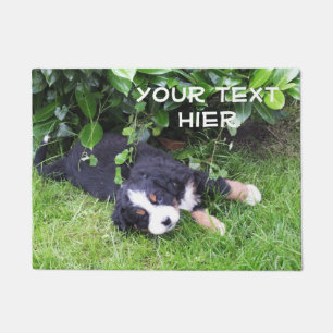 grappige baby hond en jouw tekst deurmat