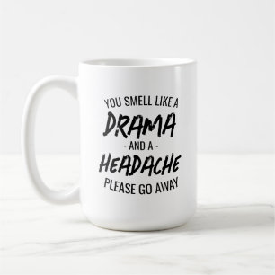 Grappige beledigende typografie drama en hoofdpijn koffiemok