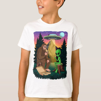Grappige Bigfoot Eten Pizza Met Alien UFO Hiking T-shirt