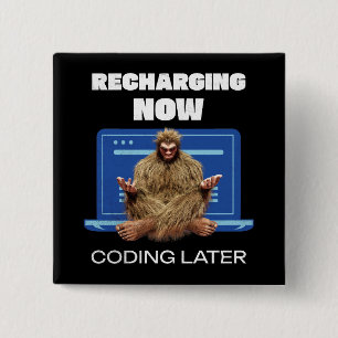 Grappige Bigfoot-programmeur die later codeert na Vierkante Button 5,1 Cm