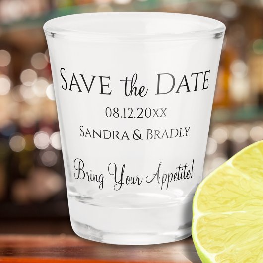 Grappige bruiloft Save the Date Zwart Wit Typograf Shot Glas