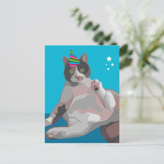 Grappige Calico Cat in verjaardagsfeestje Pet Uitnodiging Briefkaart (Staand voorkant)