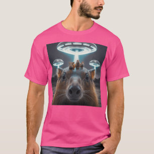 Grappige Capybara Selfie met UFO's Weird T-shirt
