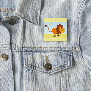 Grappige Cartoon Leeuw in de Zon Safari Dier Vierkante Button 5,1 Cm
