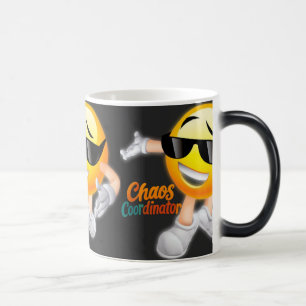 Grappige Chaos Coördinator Mok – Lachen met Emoji