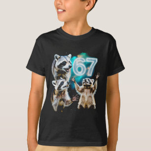 Grappige Chaotische Wasbeer Huilt Bij 67 Kosmische T-shirt