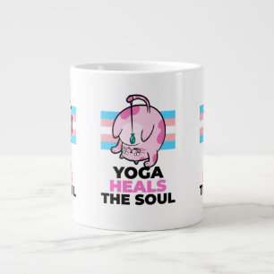 Grappige chunky yogakat met een vis koffie mok