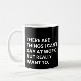 Grappige collega's en teamleden werk zeggen koffiemok