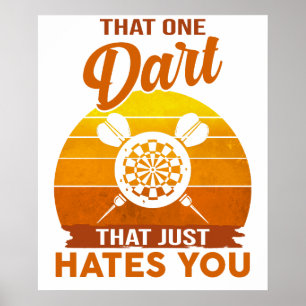 Grappige Dartende Dartspeler Die Eén Dart Ontwerp  Poster