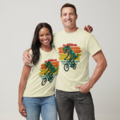 Grappige dinosaurus op de fiets | Humor Fietser T-shirt (Unisex)