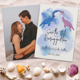 Grappige dinosaurus strand bruiloft foto Save The Date