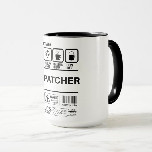 Grappige dispatcher die informatie behandelt mok (Voorkant rechts)