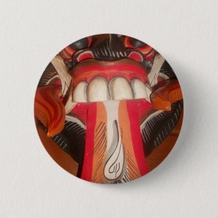 Grappige enge rare tong Aziatische Halloween gewel Ronde Button 5,7 Cm