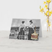 GRAPPIGE FIETSVROUWEN SPERMOLIE VICTORIAANS KAART (Gele Bloem)