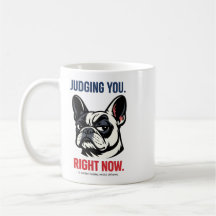 Grappige Franse Bulldog die je beoordeelt koffiemo