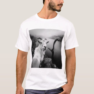 Grappige geit selfie met Loch Ness Monster T-shirt