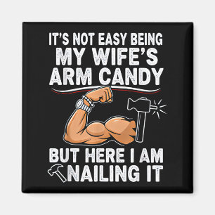 Grappige getrouwde vader echtgenoot arm candy cita magneet