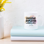 Grappige Geweldige medewerker ziet eruit als geper Koffiemok