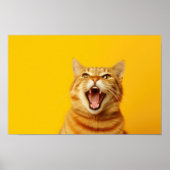 Grappige Ginger Cat Yawning op Heldergele achtergr Poster (Voorkant)